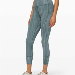 Lululemon In Movement Tight 25" *Everlux Linear Spray Dye White Deep Ocean, 8